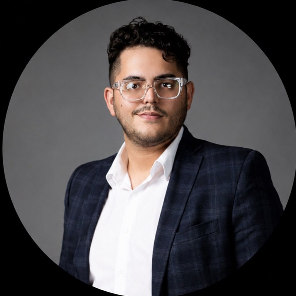 Daniel Cázares, Co-fundador · Datos y procesos